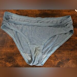 Fruit of the Loom Size 6 Blue Well Worn Panties (see photos for condition)
